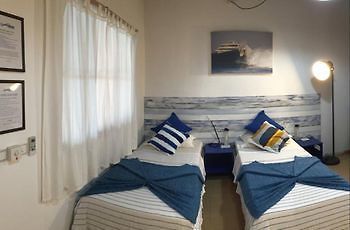 Cokes Surf Camp Hotel Thulusdhoo Eksteriør billede